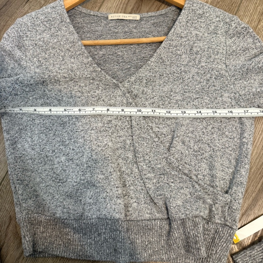 Gray Wrap Sweater and Black Shorts Set S/M - Picture 4 of 7